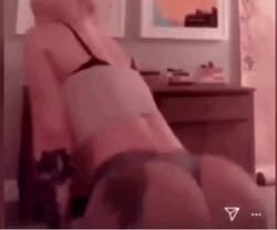 Fast twerking by Iggy Azalea'