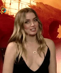 Sexy Ana De Armas Cleveage'