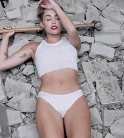 Miley Cyrus – Wrecking Ball explicit uncensored'