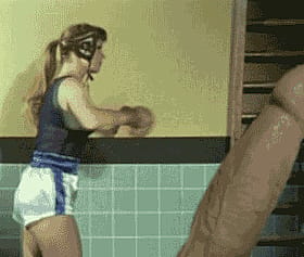 Funny Bitch Gets Her Ass Kicked in the Gym'