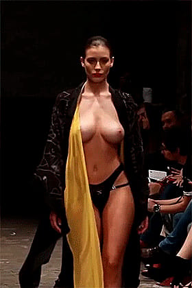 Babes with Big Tits: A Sizzling Show of Sexy Styles'