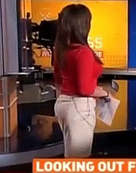 Robin Mead's Big Tits and Rearview: A Non-Nude Celebrity Newscaster's Sideview'