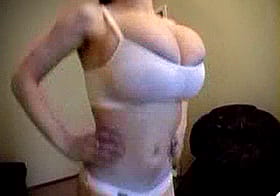 Bouncing Tits Busty Babe Shows Off Her Boobs'