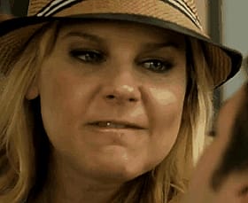 Celebrity Non-Nude GIF: A Sizzling Sight to See!'