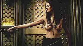 Celebrity Naked: A Hollywood Hottie Exposes Her Goodies'