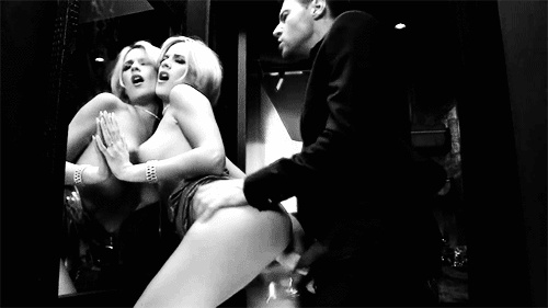 Blonde Babe Gets Her Ass Fucked in Public picture 1 of 1