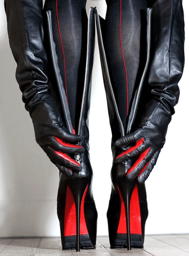 Sexy Feet in Latex: A Fetish Fiesta picture 1 of 1