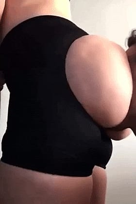 Bubble Butt Babe's Juicy Booty: Get Your Lick On!'
