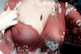 Big Tits Babe Flashing Her Boobs'