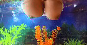 Big Tits, Hot: Naked Babe in the Ocean'